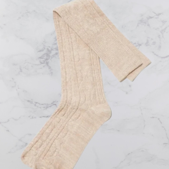Pudus Accessories - NWT PUDUS women's sweater socks. Cream/beige cable knit